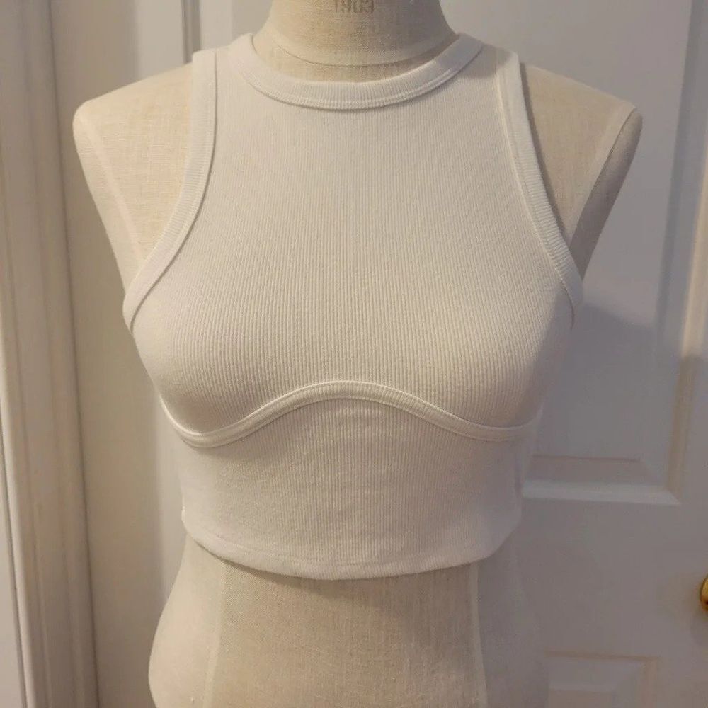 Forever 21 Womens Medium White Tank Top Brand New‎ without tags